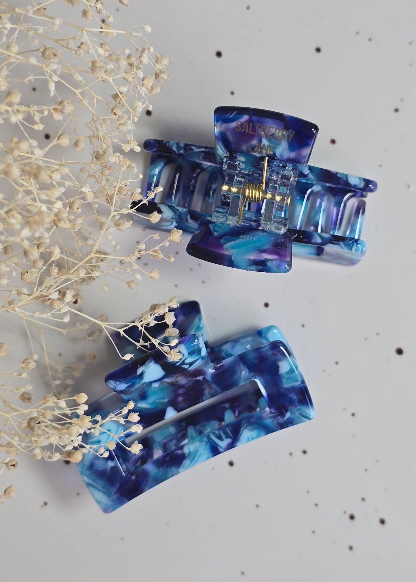 Marmorierte Haarklammer in Blau und Türkis von Saltberry Lane, Modell Ocean Bloom