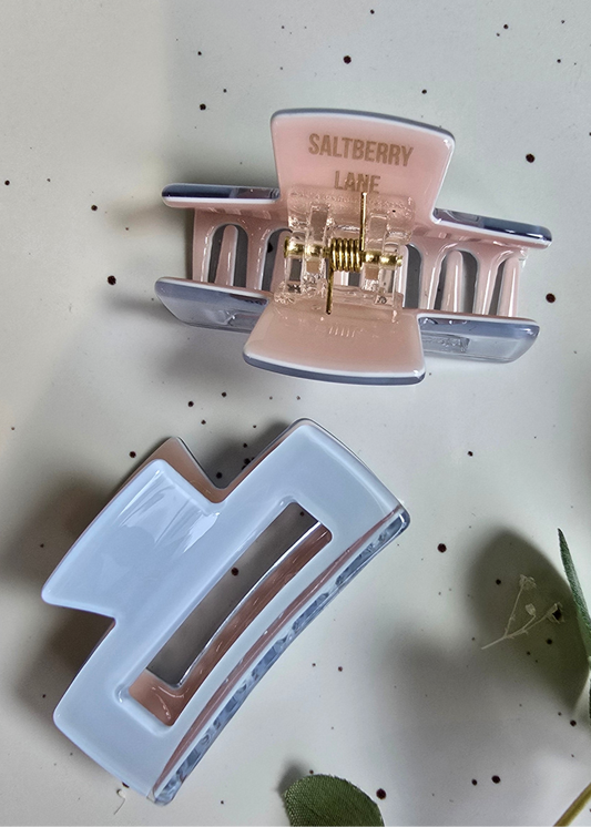 Saltberry Lane Frosted Rose Mini – kleine Haarspange in Rosé und Flieder mit glossy Finish für feines Haar oder Half-Up Styles