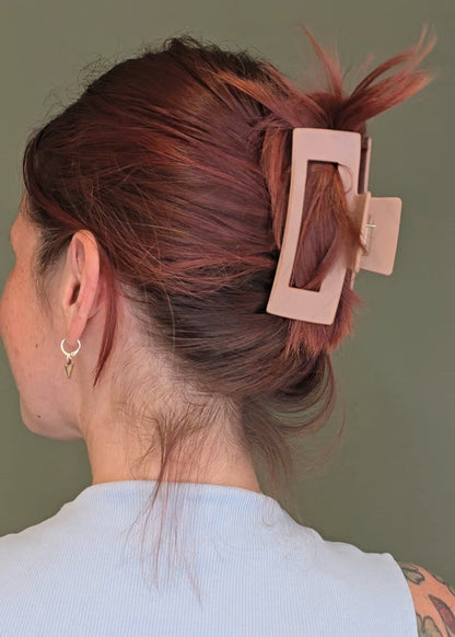 Matte Haarklammer für Frauen – minimalistisches Design, rutschfest & alltagstauglich