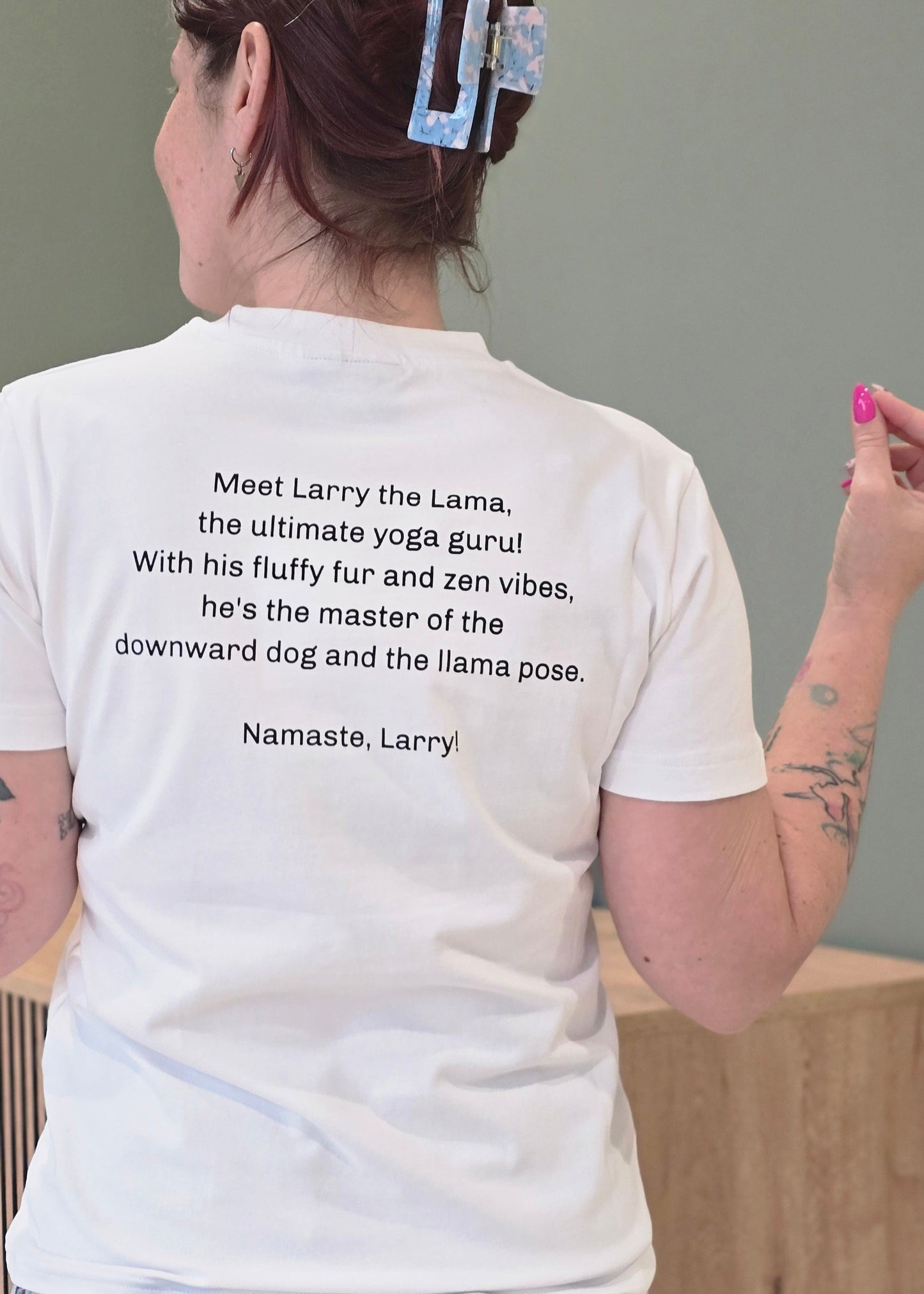 T-Shirt - Larry the LLama