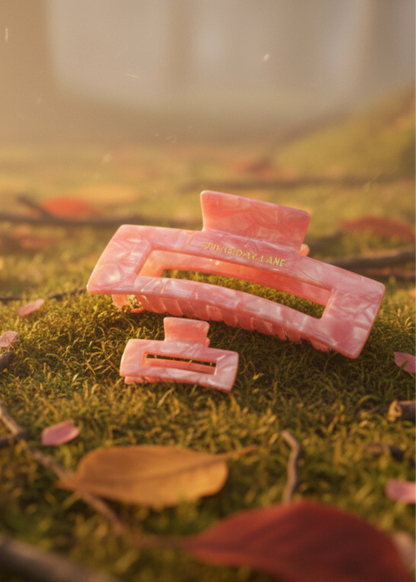 Woodland Blush Haarspange von Saltberry Lane – zart marmorierte Haarspange in Blush-Rosa, aus Celluloseacetat